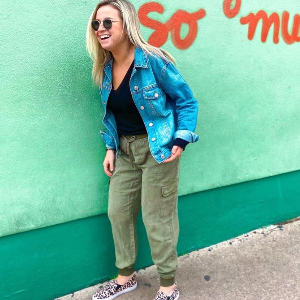 American Eagle High Waisted Jogger Pants green